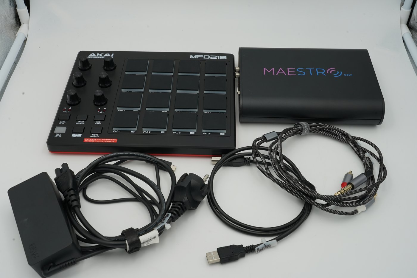 Swift Eventverleih Maestro DMX + AKAI MPD218